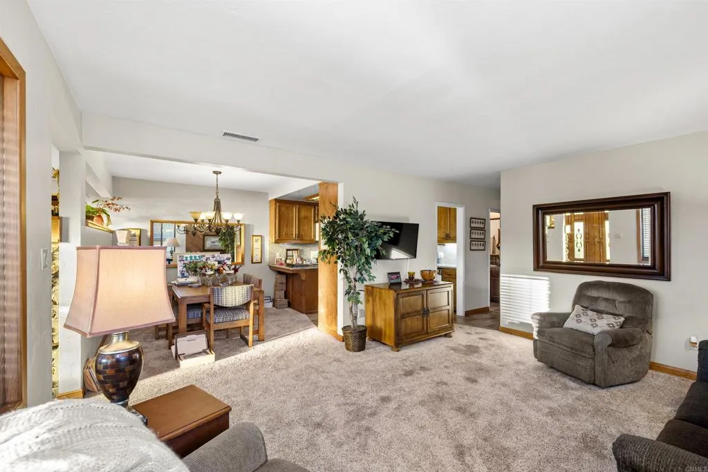 https://cdn.realtyfeed.com/cdn/127/306591122/8b4f0bab386163ac61c32e6bf41e76c6.webp