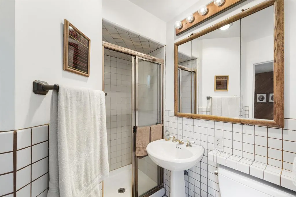https://cdn.realtyfeed.com/cdn/127/306591122/a9ad4122e92fdc91102a8881c9d759ff.webp