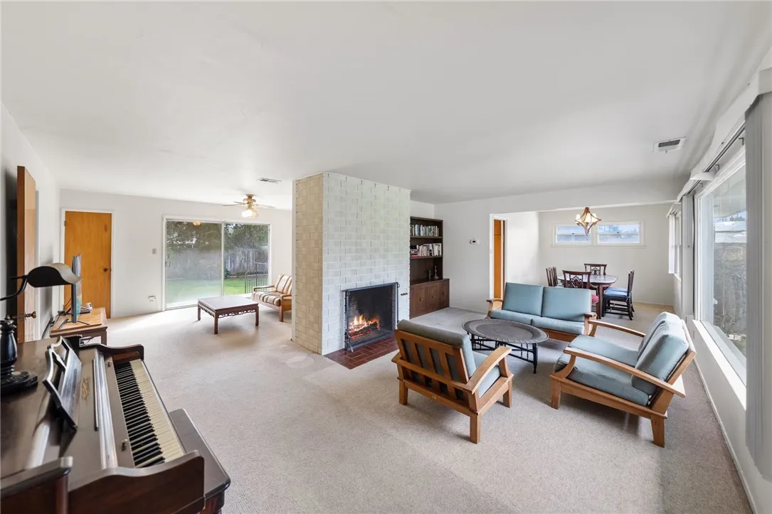 https://cdn.realtyfeed.com/cdn/127/306591179/a58f153b3f25540275ba371879590e5b.webp