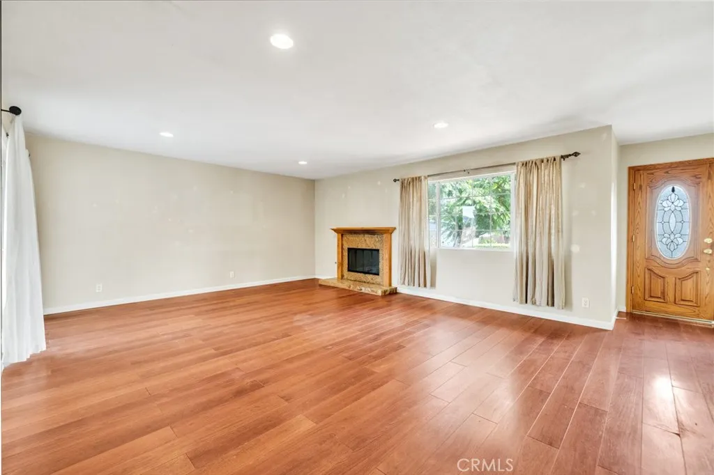https://cdn.realtyfeed.com/cdn/127/306591218/8c50a7500daf1b306f09c796f9de26df.webp