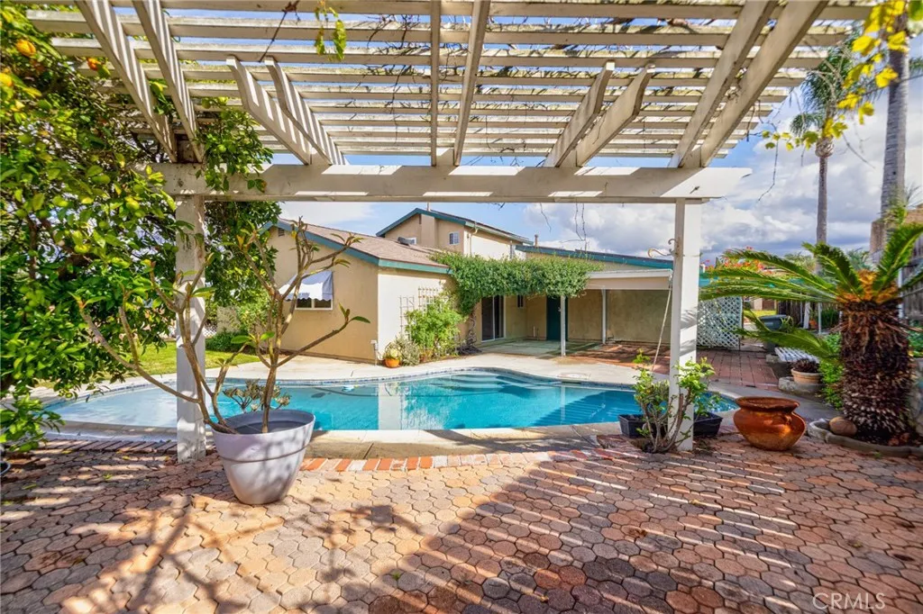 https://cdn.realtyfeed.com/cdn/127/306591218/9113c5df94f5231cfaacb446874d8b69.webp