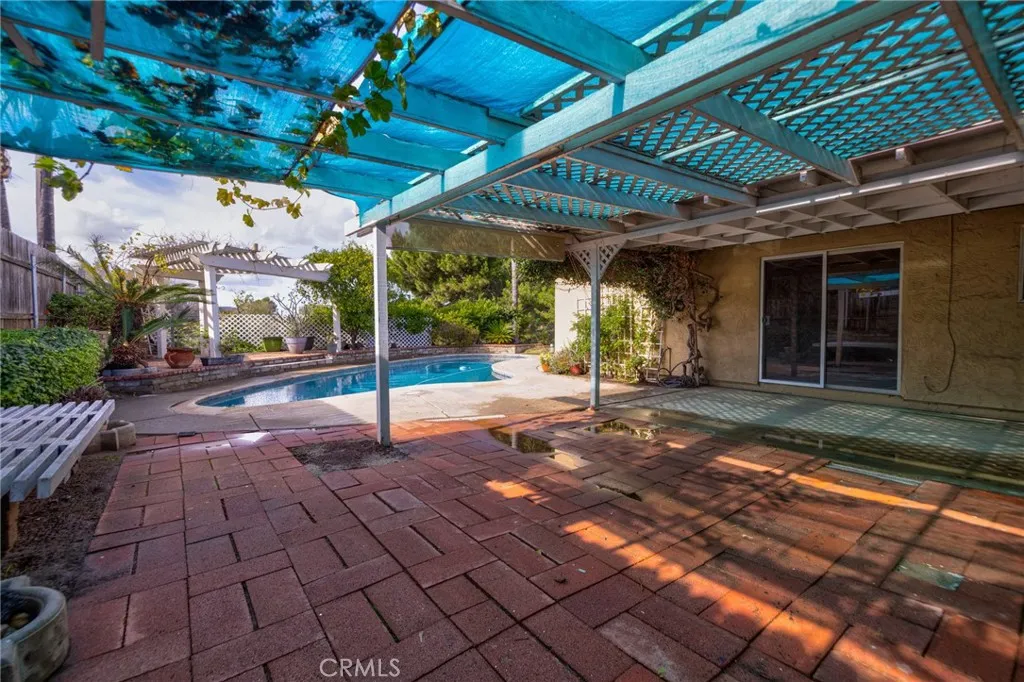 https://cdn.realtyfeed.com/cdn/127/306591218/a8944fc066825e00312032129f2811e0.webp