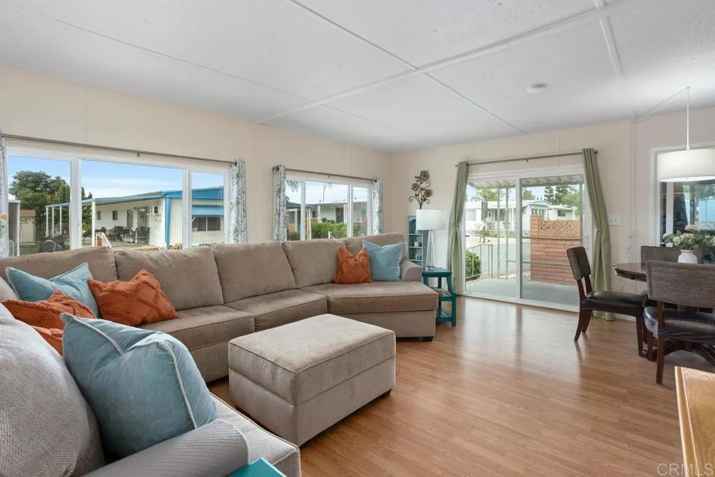https://cdn.realtyfeed.com/cdn/127/306591252/a13556b39b0c628a337595307928a5cf.webp