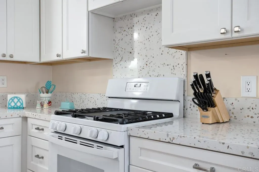 https://cdn.realtyfeed.com/cdn/127/306591252/edf8082f2f745587866b921465b9b76d.webp