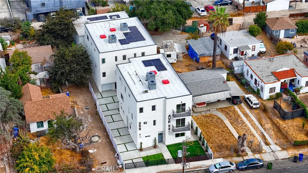 Los Angeles, CA 90042