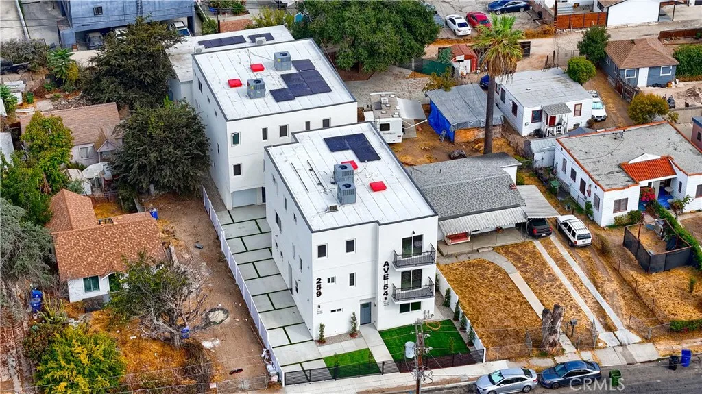 Los Angeles, CA 90042