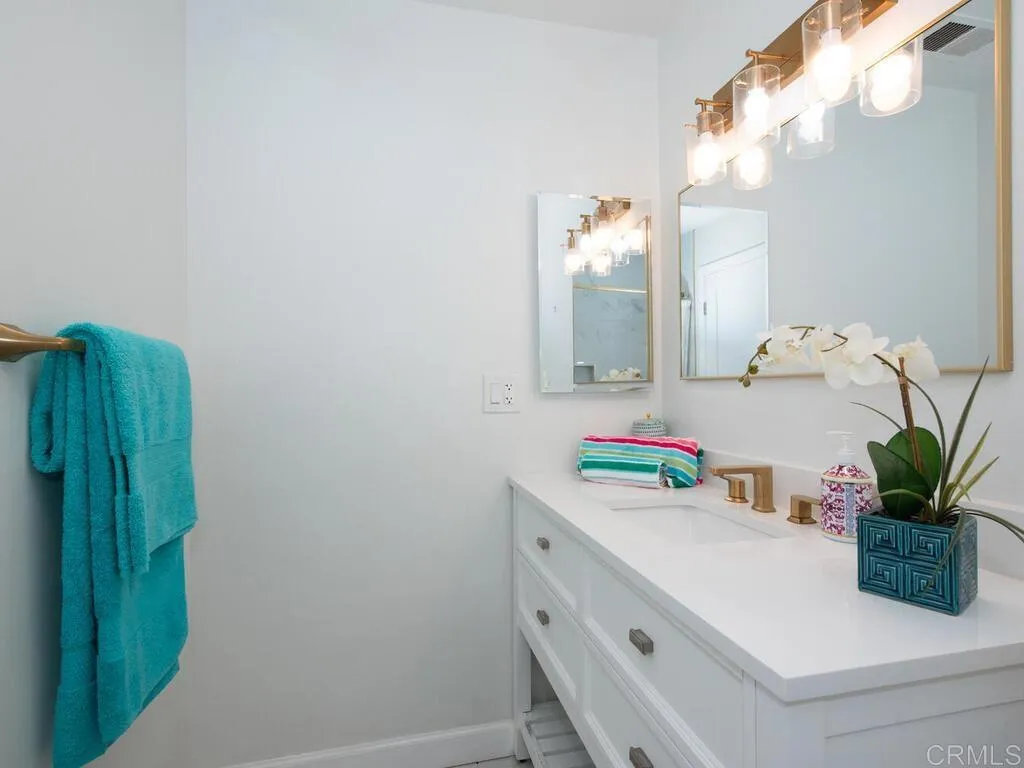 Photo #19: NDP2510967 Listing: Photo #19