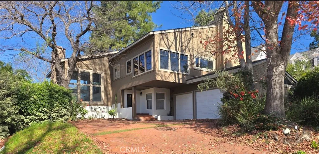 listing main picture