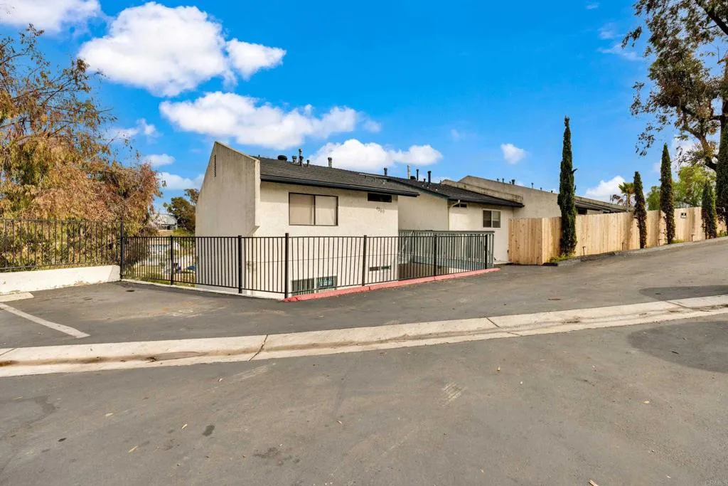 https://cdn.realtyfeed.com/cdn/127/306591442/47aa1576567940c6c16a4c19817f0d63.webp
