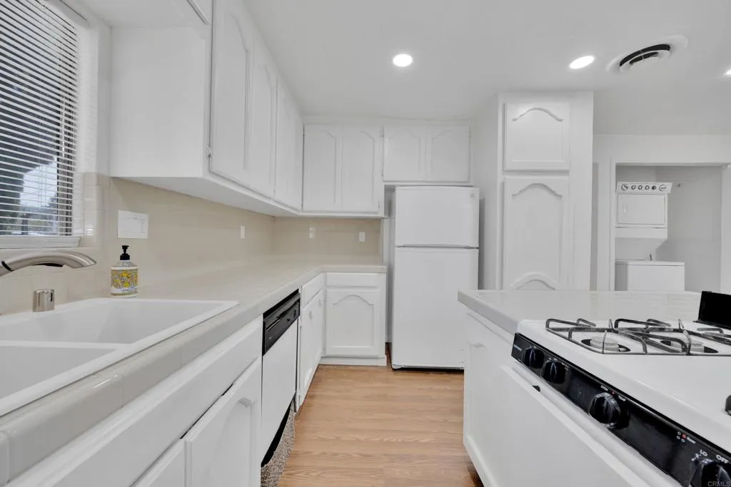 https://cdn.realtyfeed.com/cdn/127/306591480/0b19dd8a566fa7576b8705b2649b3fa4.webp