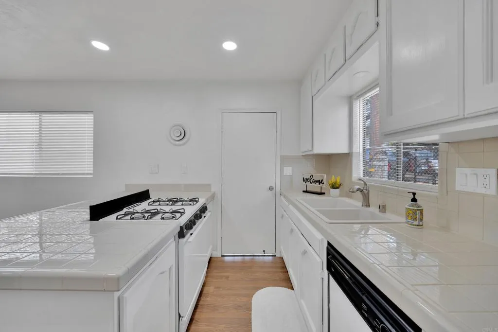 https://cdn.realtyfeed.com/cdn/127/306591480/bfb53759acc4712187a7400046aeb5d7.webp