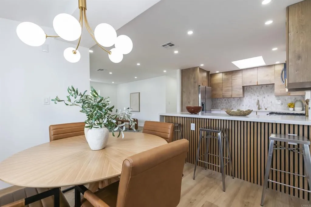 https://cdn.realtyfeed.com/cdn/127/306591582/2aa36e0e0a36796e13d675626ad0a101.webp
