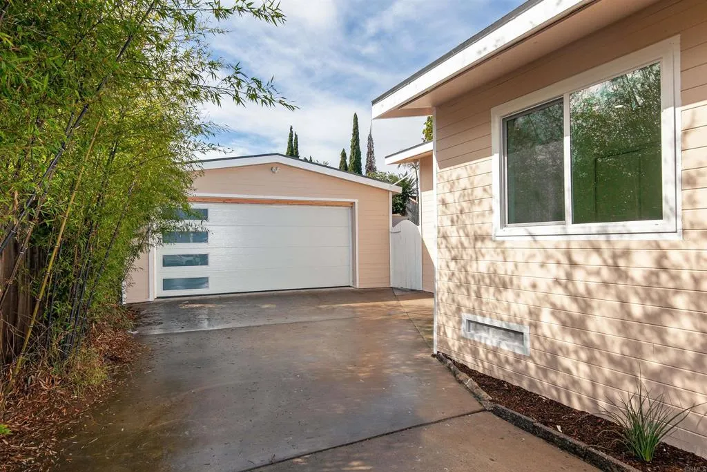 https://cdn.realtyfeed.com/cdn/127/306591582/8a861d33b5522766eac45d955fe2f53a.webp
