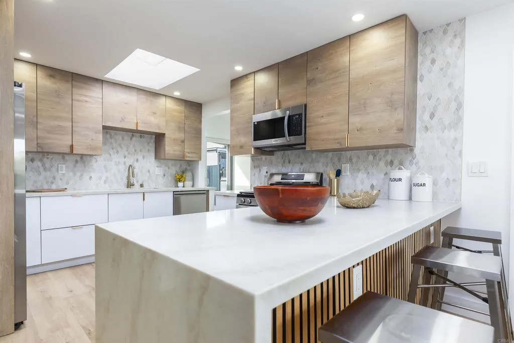 https://cdn.realtyfeed.com/cdn/127/306591582/93ffdabe970ca452f348e277397ed1a9.webp