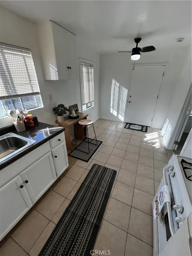 Los Angeles, CA 90037