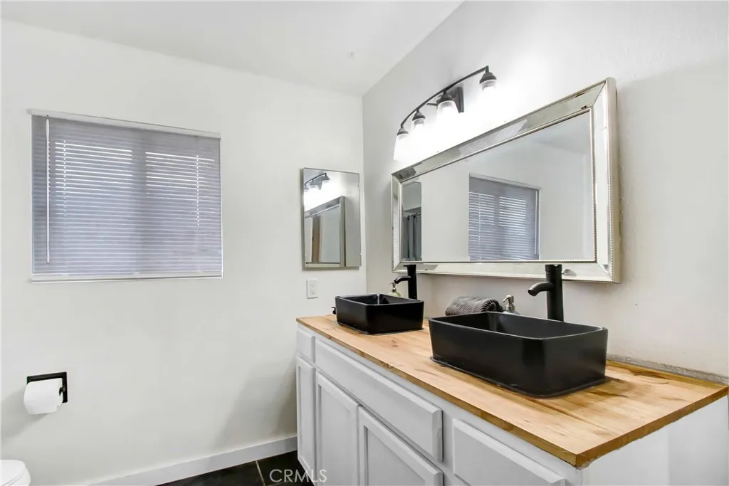 https://cdn.realtyfeed.com/cdn/127/306591662/cc51a0cd2b55e0cf2aa5f5e8c6d82c62.webp