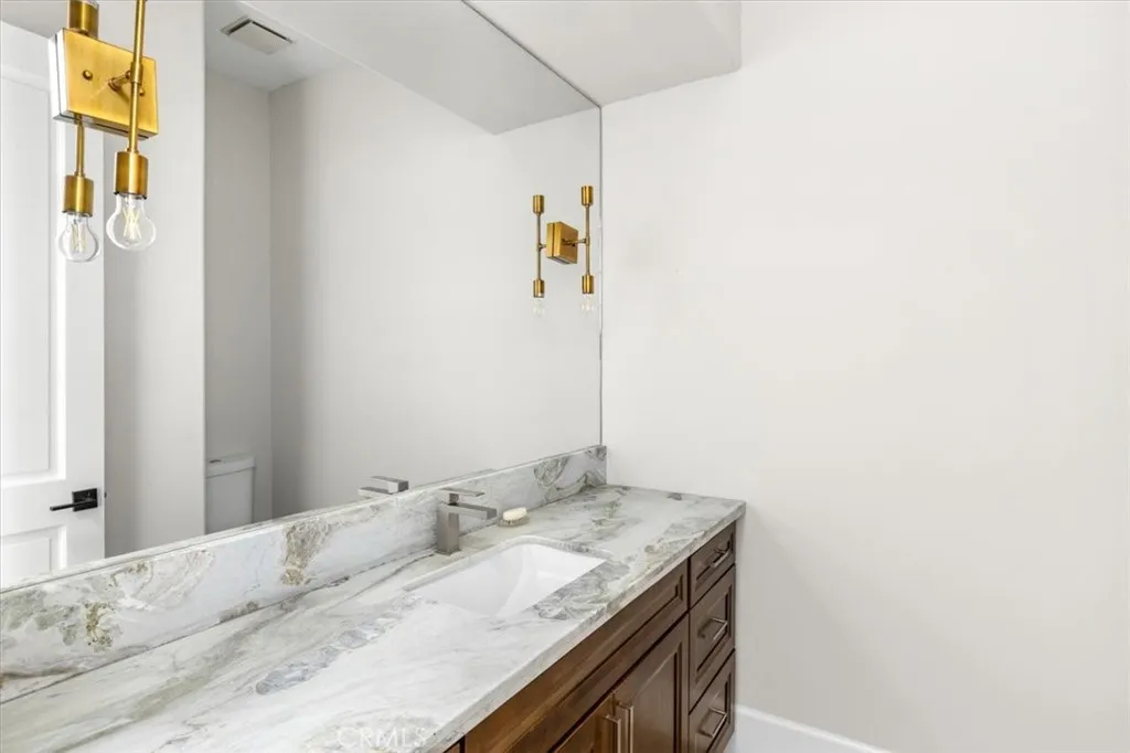 https://cdn.realtyfeed.com/cdn/127/306591738/0489bc5d24406054818a6a4ed682a442.webp