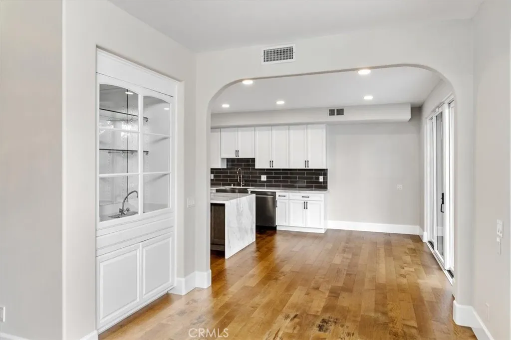 https://cdn.realtyfeed.com/cdn/127/306591738/635c2d92f82b19066511ad159551be79.webp