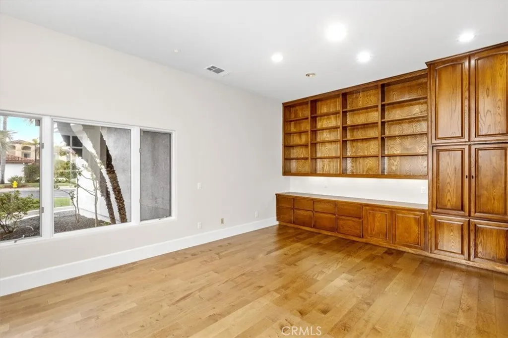 https://cdn.realtyfeed.com/cdn/127/306591738/6c938d3b1caf4983c3f27ec83c61eb3b.webp