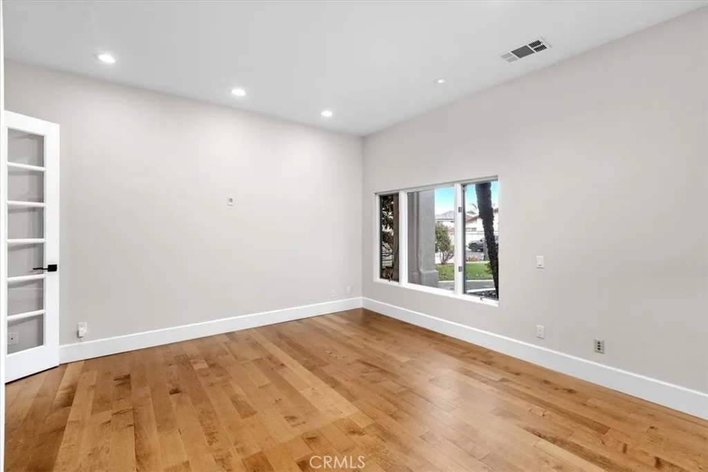 https://cdn.realtyfeed.com/cdn/127/306591738/fa68f15f54173c4327c5e7e304b52134.webp