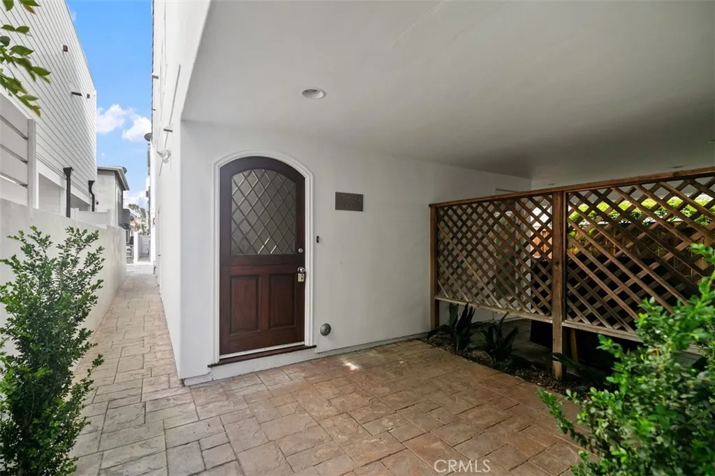 $750,000+