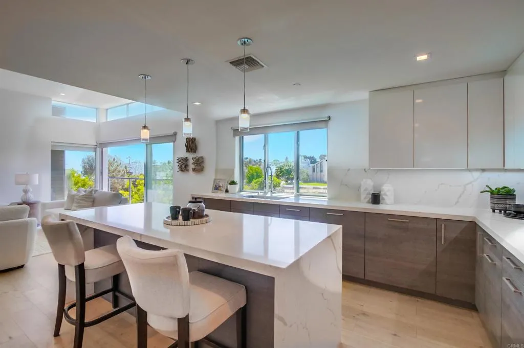 https://cdn.realtyfeed.com/cdn/127/306591785/49a356f479cfa2ba670936ac358397a4.webp