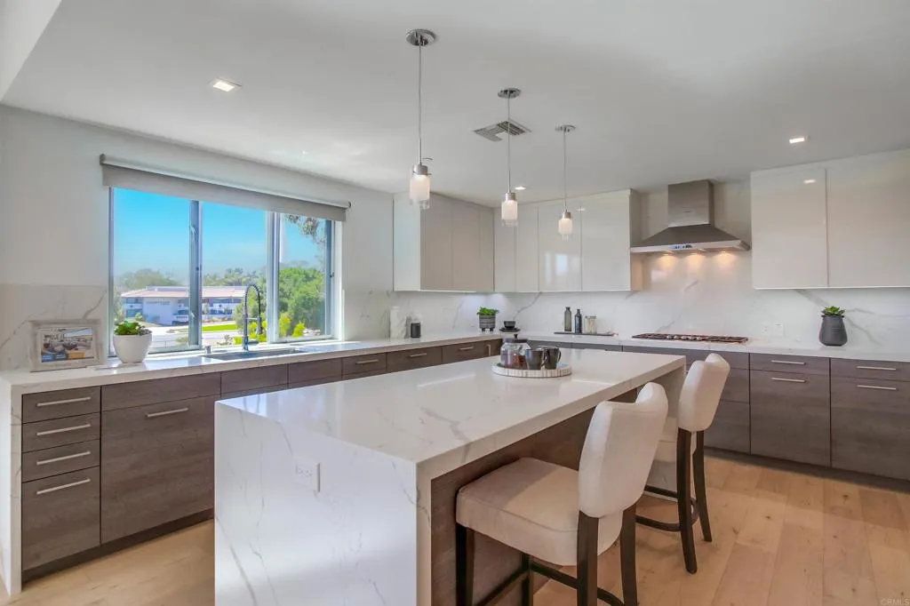 https://cdn.realtyfeed.com/cdn/127/306591785/983e1aa4574bd536546e069346bb04a8.webp