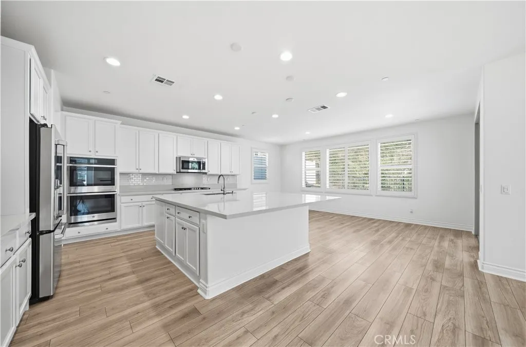 https://cdn.realtyfeed.com/cdn/127/306591800/2654c58fb63a4ae125b78183f087a916.webp
