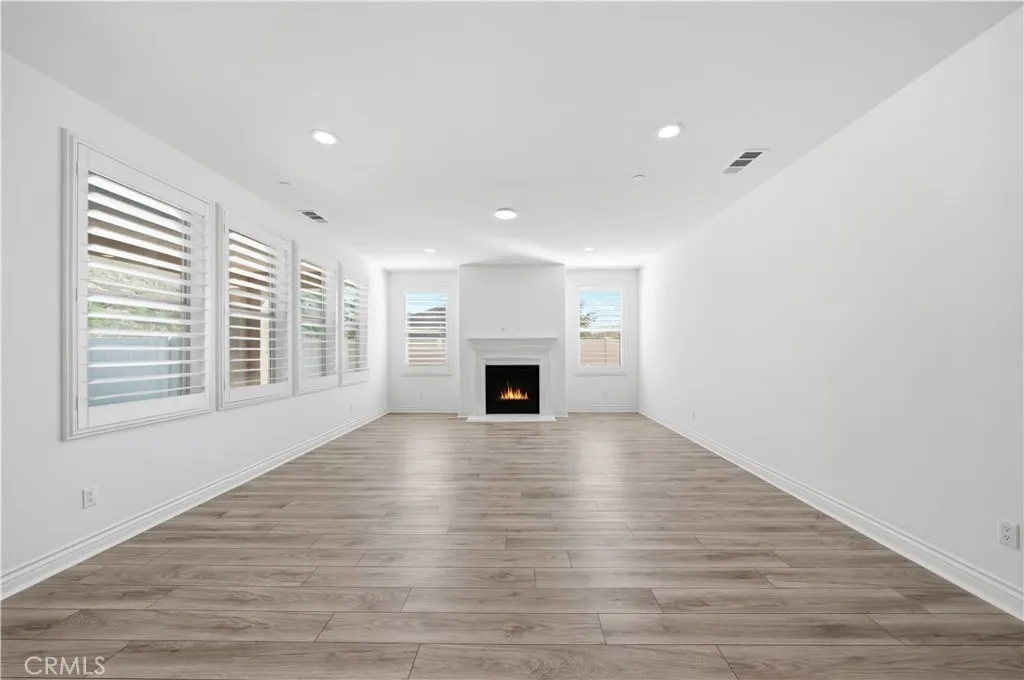 https://cdn.realtyfeed.com/cdn/127/306591800/7ac69dd7740139401828b8cf880054af.webp