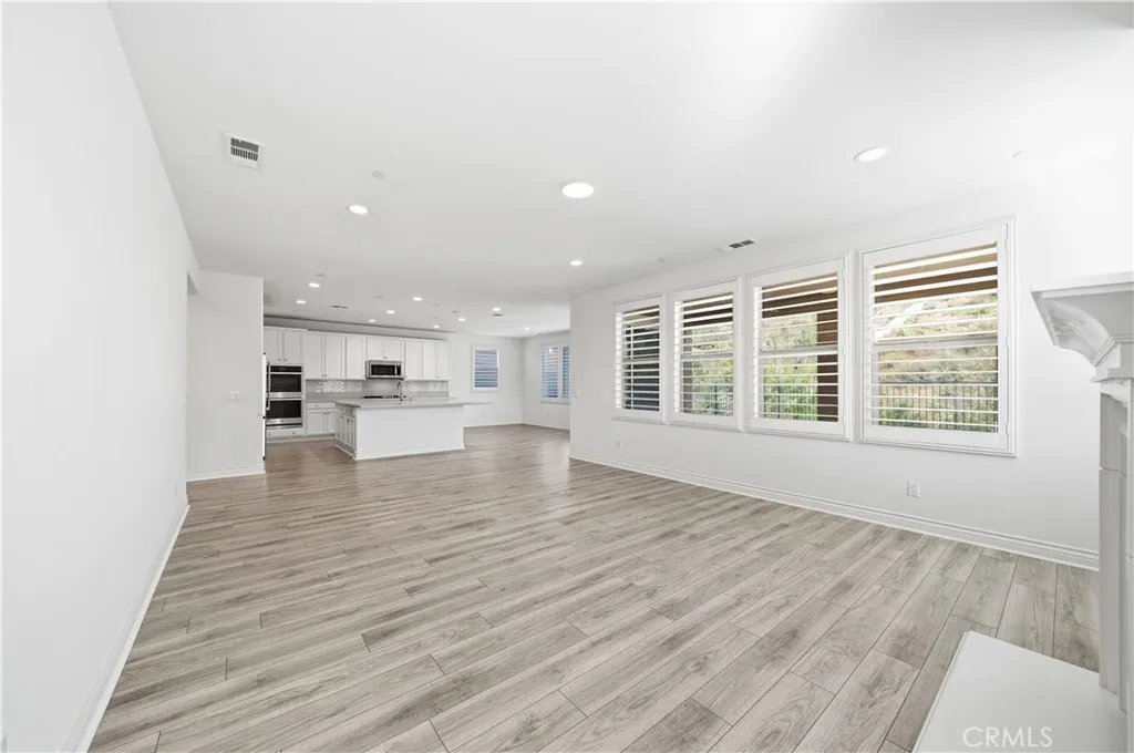 https://cdn.realtyfeed.com/cdn/127/306591800/edf14bef3f2a3866f8a42943d60763fe.webp