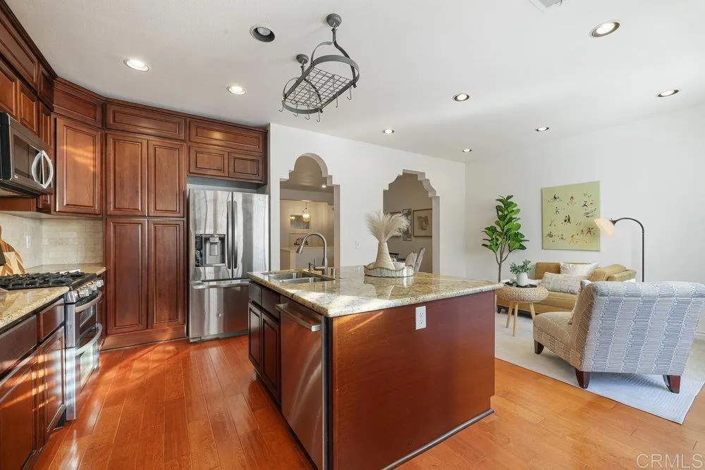 https://cdn.realtyfeed.com/cdn/127/306591835/b717911d7b1a7843bcdf28e85dd85721.webp