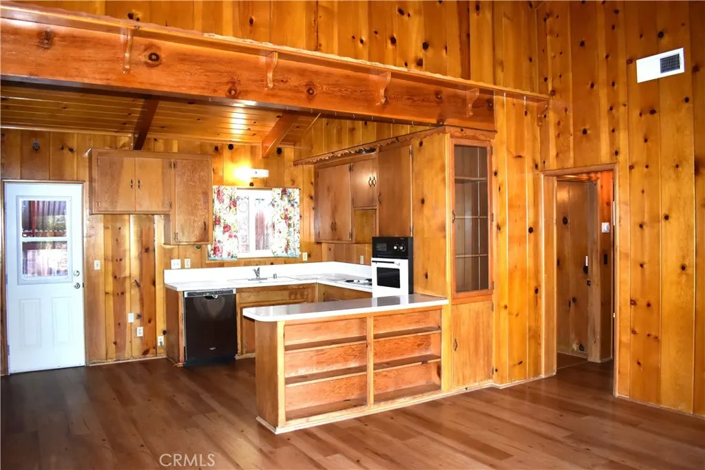 863 Edna, Wrightwood, CA 92397 - Photo 5 of 19, Wrightwood, CA