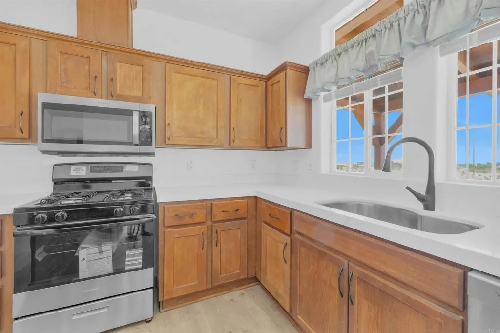https://cdn.realtyfeed.com/cdn/127/306591896/5bcfba5c60105694c543bc4139b3d153.webp