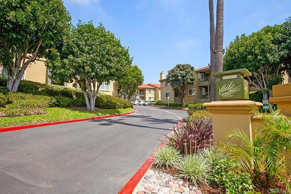 https://cdn.realtyfeed.com/cdn/127/306591923/982112bd81fb81cc18f8f447bc8c9fc3.webp