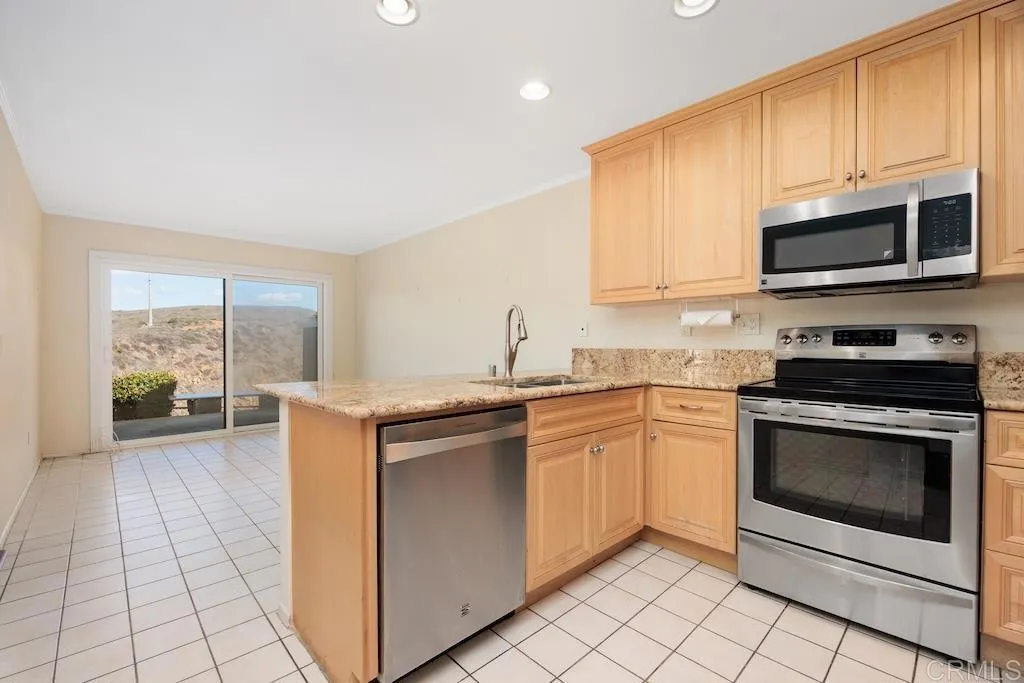 https://cdn.realtyfeed.com/cdn/127/306591949/12ed9e0580cb1236f2715891db04e3d9.webp