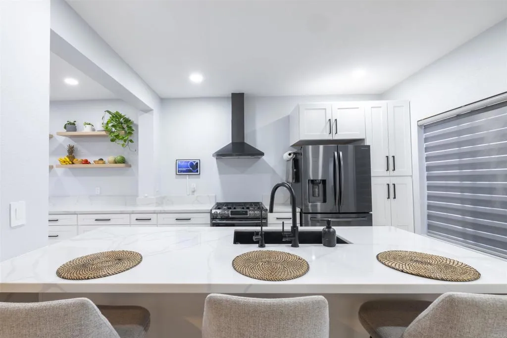 https://cdn.realtyfeed.com/cdn/127/306592037/98b0978b8fa7759574c3ea6811a1d910.webp