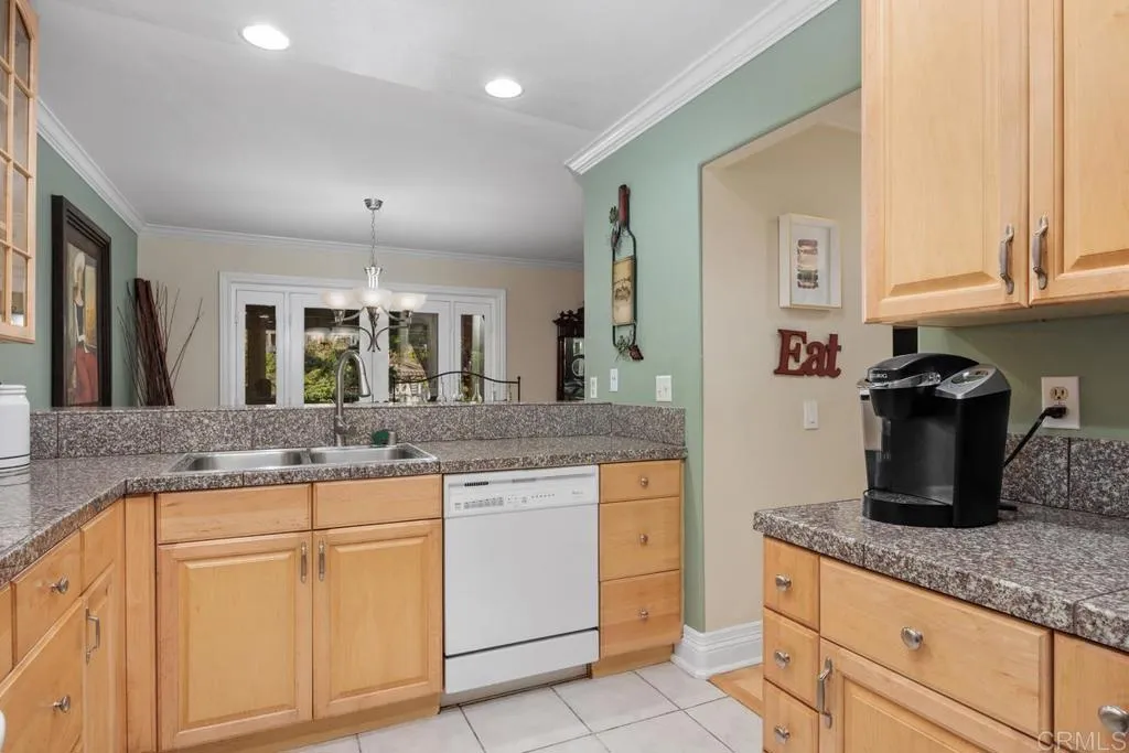 https://cdn.realtyfeed.com/cdn/127/306592045/386ab6fd86903f309013d93ad47d7653.webp