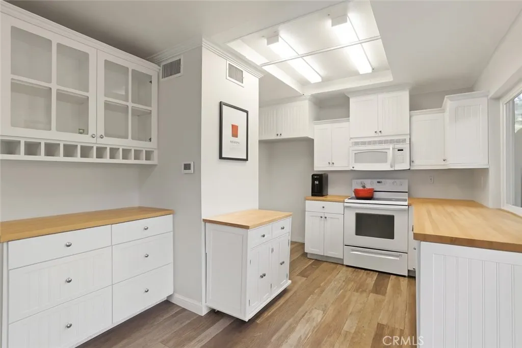 https://cdn.realtyfeed.com/cdn/127/306592059/96be357c2d353d14e839e5419bc60704.webp