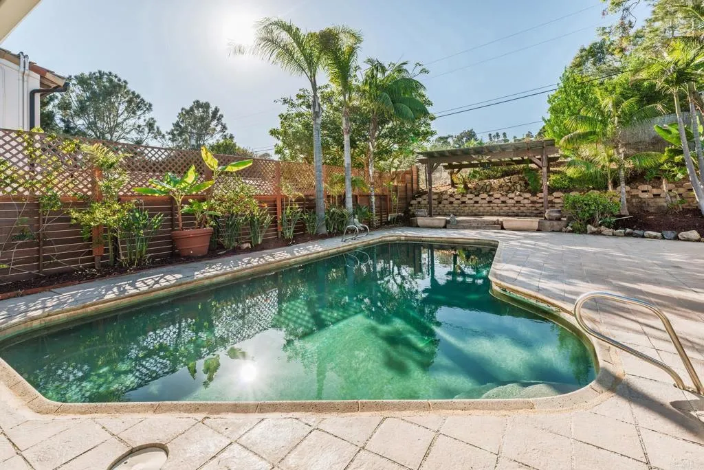 https://cdn.realtyfeed.com/cdn/127/306592150/027980db7b807be9b05447d7b81411ff.webp