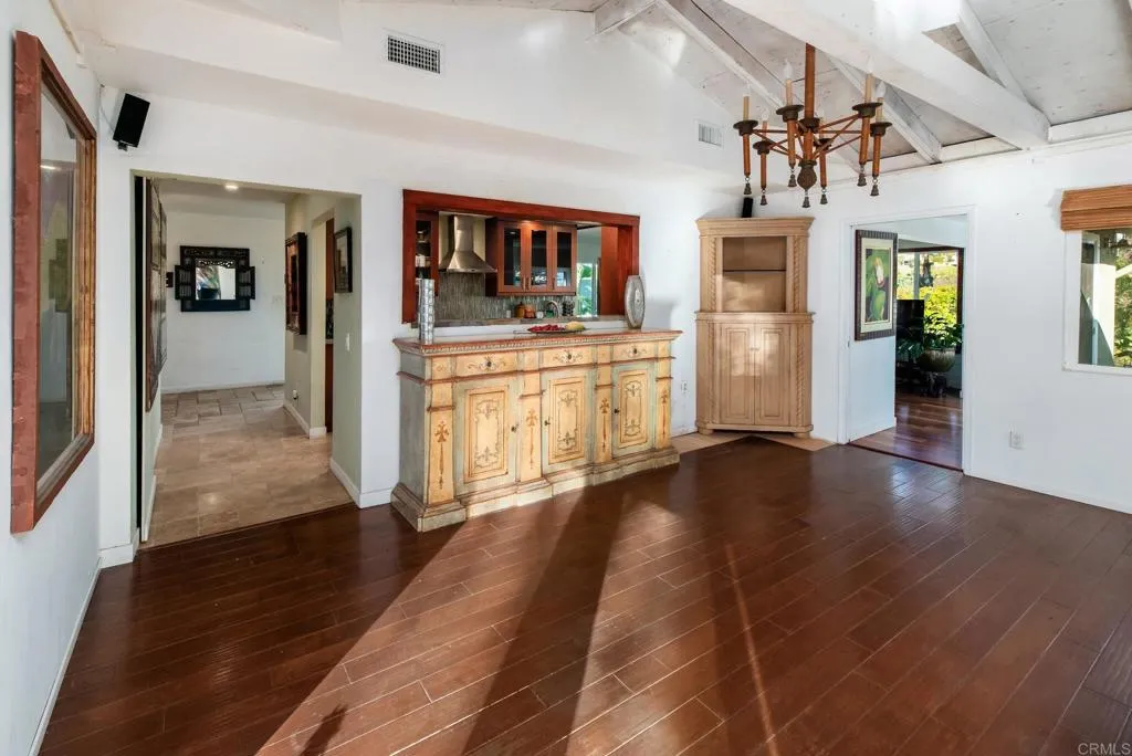https://cdn.realtyfeed.com/cdn/127/306592150/0e1fd7595172bdef51edc38c1e27a49d.webp