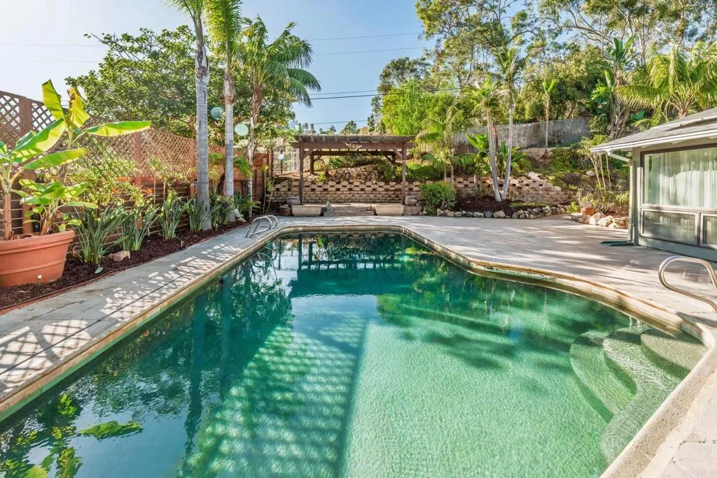 https://cdn.realtyfeed.com/cdn/127/306592150/d23071c5701e6139e61149fab66dd1a6.webp