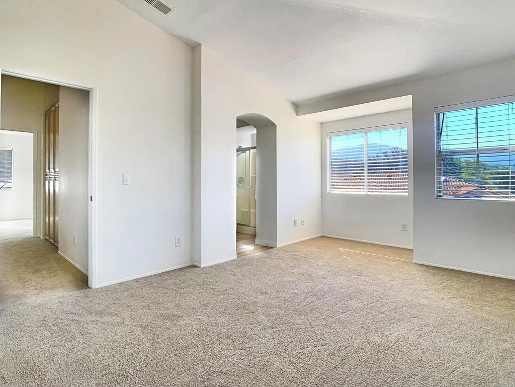 https://cdn.realtyfeed.com/cdn/127/306592190/5e2bf5882f1f4bd3d3b6b9725f1697b8.webp