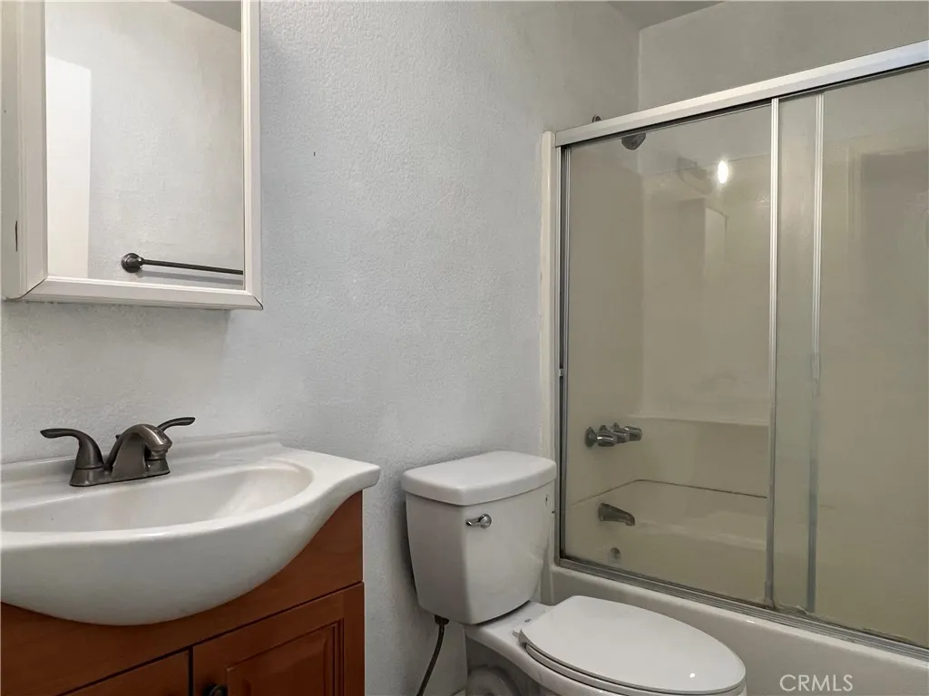 https://cdn.realtyfeed.com/cdn/127/306592277/39d479c11bbf5bdac84fd34db36f6f22.webp