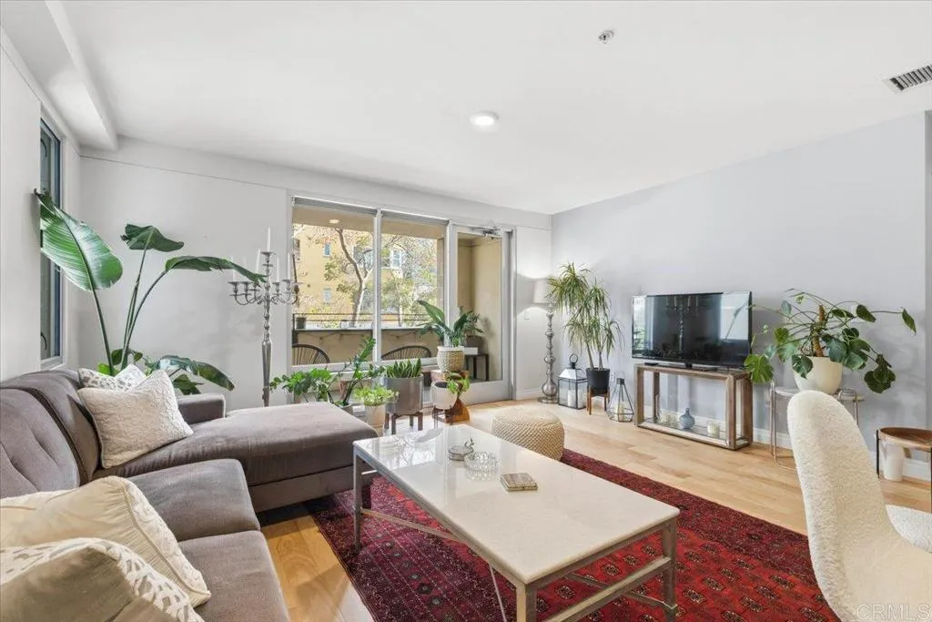 https://cdn.realtyfeed.com/cdn/127/306592281/7f974feaa1af7550e561b5f582e7a3be.webp