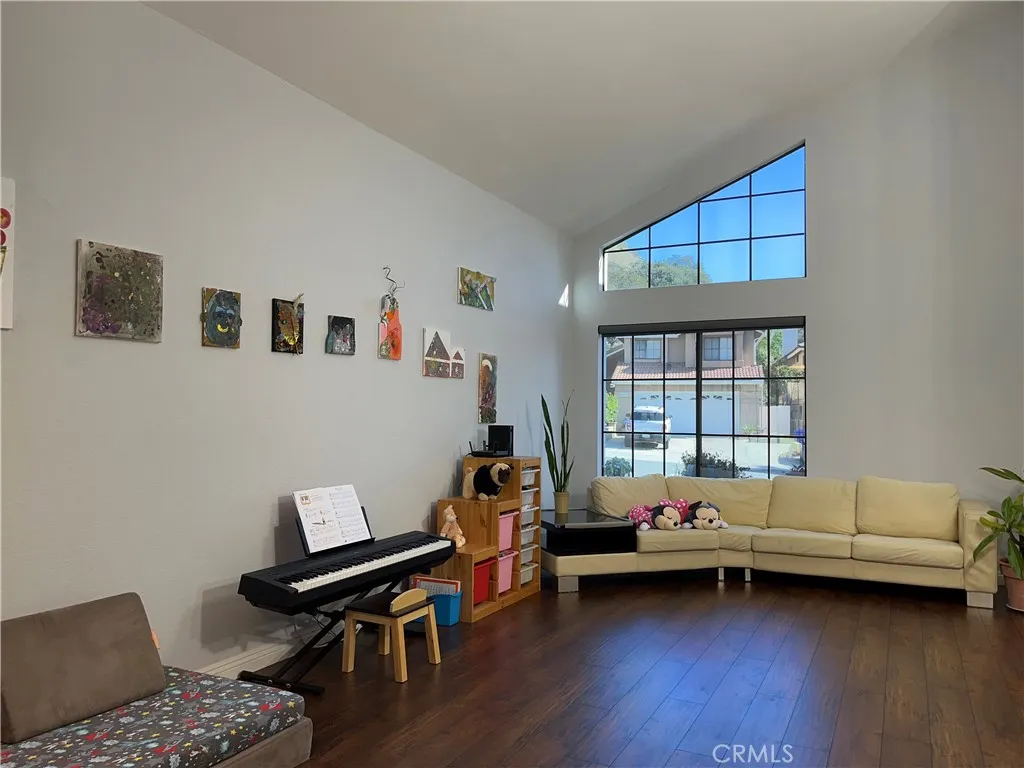 https://cdn.realtyfeed.com/cdn/127/306592329/78f29a94e6c48248109efd6b1dc09eed.webp