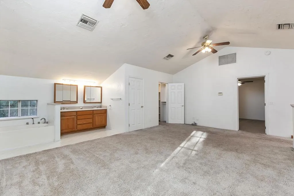 https://cdn.realtyfeed.com/cdn/127/306592342/52cad6b62d21fb324ba178acd3eef1f0.webp