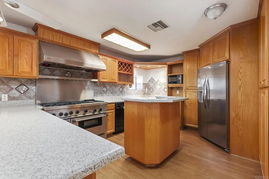 https://cdn.realtyfeed.com/cdn/127/306592342/9e252793516b078e5d89dd422a1280d8.webp