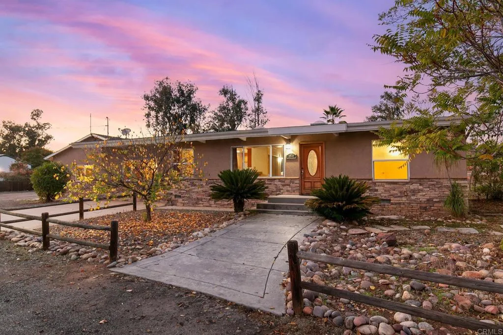 https://cdn.realtyfeed.com/cdn/127/306592342/9e3ddd416d52bf6d02173237e21106c5.webp