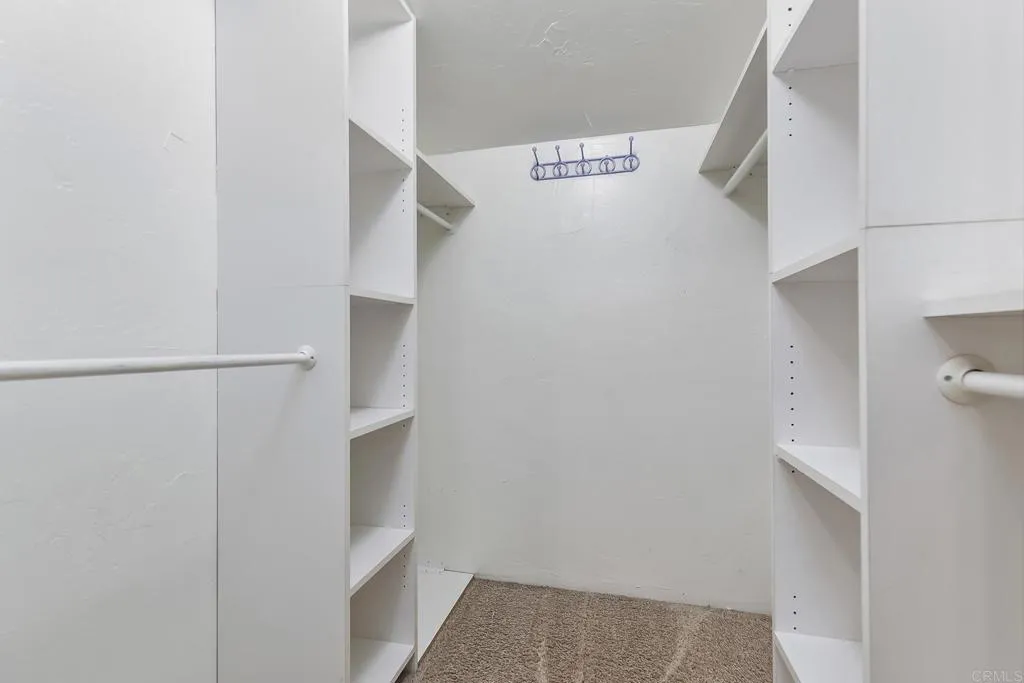 https://cdn.realtyfeed.com/cdn/127/306592342/f1b1f02cd4f0608307002d9d7f11e399.webp