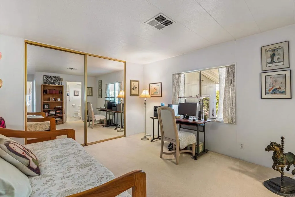 https://cdn.realtyfeed.com/cdn/127/306592414/a3e9ad3da41b9379215d251f61c640fb.webp